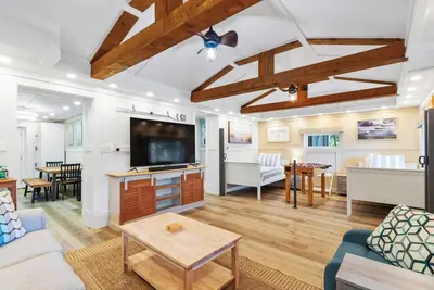 Image de Pelican's Nest: by Downtown /Beach /Airport /Base