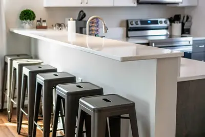 Image de 4Bdrm Home Away from Home | 7mins to Lu | Sleep 15