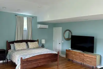 Image de Country escape in a 1770 Farmhouse, 14 mins from downtown Princeton.