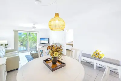 Image de Gertrude's Siesta | Bayside Unit, Balcony, Private-Beach, Heated Pools, Pickle, Hot-tub, Tennis!