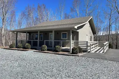 Image de Charming 2-bedroom handicap accessible cabin in delightful Newland