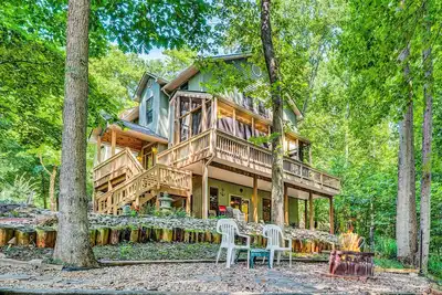 Image de O'Neill's Getaway - Sleeps 14! Pet-Friendly - Meditation Garden - Pool Table