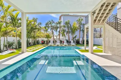 Image de Dolce Vita: Amazing Rooftop Experience, Views, Pool, Spa by Anna Maria Life Vacation Rentals