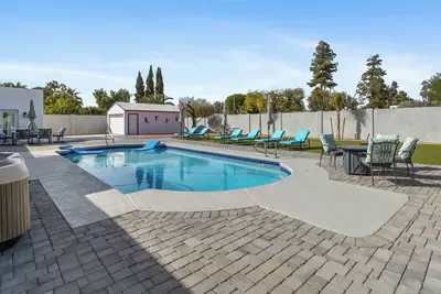 Image de Scottsdale Day Dream - Spacious modern home with Private Pool, Hot Tub, and Firepit