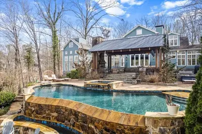 Image de Lake Lanier Lakefront Escape