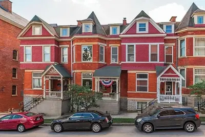 Image de Spacious 4-bedroom 19th Century home in historic downtown Maysville!