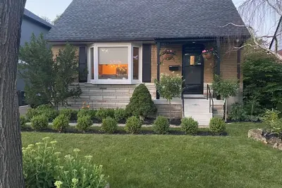 Image de Entire Home in Toronto - 10 mins Yyz