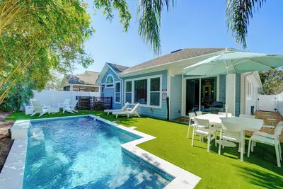 Image de Luxe retreat w/heated pool+firepit 5 min to beach