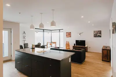 Image de Chic Retreat w/Balcony in the Heart of Winnipeg