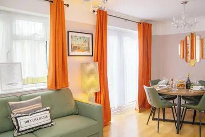 Image de 3x Bed Elegant Home with Parking