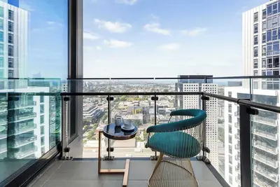 Image de Modern 2br Apt, Panoramic Views & Free Parking