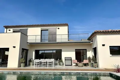 Image de Villa avec piscine à Pernes Les Fontaines