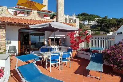 Image de Confortable appartement pour 9 personnes avec climatisation, Wifi, Tv, terrasse et parking