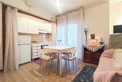 Image de Quiet apartment with parking space, 5 minutes' walk from the beach