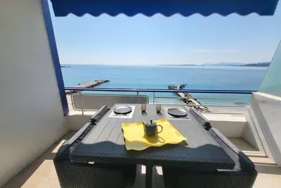 Image de Le Colombier Studio Front De Mer Terrasse Climatisation Internet Parking