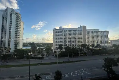 Image de Good Hart Getaway Cozy 2-bedroom condo with WiFi, in beautiful Miami