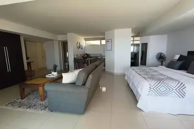 Image de 1br/1ba - Cozy - Villa-10min-Walk - SandyBay - Beach-Bliss