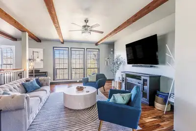 Image de Velocity House: Stunning 4-bedroom Bella Vista Trailside retreat with Hot Tub
