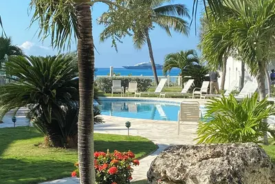 Image de 1-bedroom condo in amazing Simpson Bay Pool Steps from the beach, with WiFi, Ac