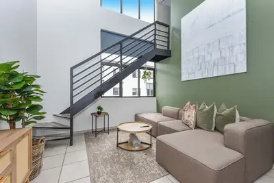 Image de Rosebank's Finest: 2-Bedroom Penthouse Living