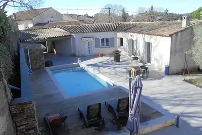 Image de Maison de village avec piscine près de Montpellier.