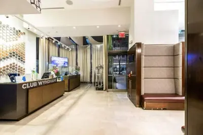Image de Wyndham Presidential Reserve, a luxury 2-bedroom condo in Midtown Nyc.