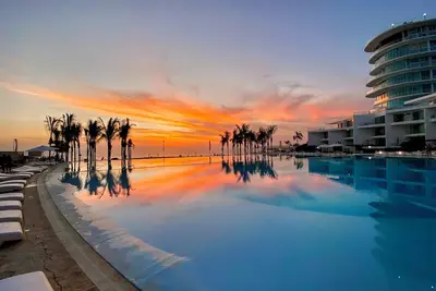 Image de Luxury Beachfront Apartment with Infinity Swimming Pools in Nuevo Vallarta