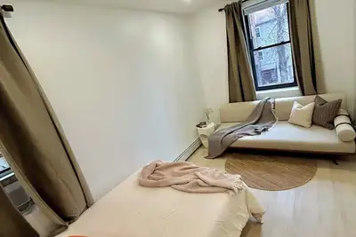 Image de 15min To Nyc-Cozy Home-Free Parking Garage-W&D-Ac-Wifi