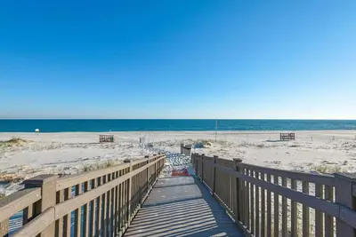 Image de Modern Beachfront Penthouse, 3br, 3ba, Amazing Views of Water