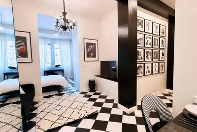 Image de Designed 2 rooms Milano Center shopping area, Subway to Airport and Fiera Milano