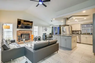 Image de Explore & Relax: Chic & Cozy Retreat in Lakeland!