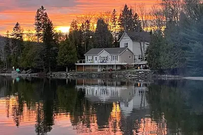 The cottage life, cozy home on Lac Baker, Nb. Come relax with the entire family.