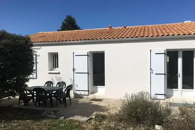 Image de Loue maison non mitoyenne avec jardin clos, proche La Rochelle, Ile de Ré
