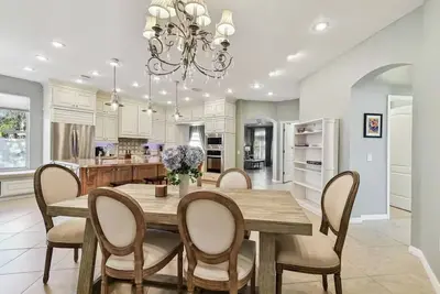 Image de Charming 3-bedroom Centrally Located Luxury Home in Land o Lakes