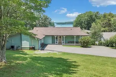Image de Kelly Kove - Beach Area Sleeps 14!