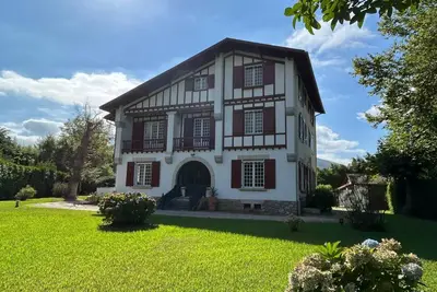 Image de Grande villa de style basque. Vue exceptionnelle sur le village de Sare La Rhune