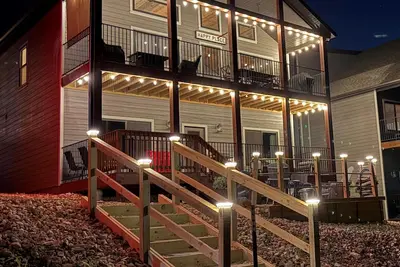 Image de Luxury Lake Lodge on Table Rock! Game Room, Resort Perks, Free Tickets & Free Boat Slip