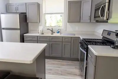 Image de LakePointe Shores #6 Charming cottage with tons of natural light in Madison