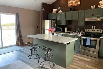 Image de Connect with nature - quiet and peaceful modern ranch in Eastbrook