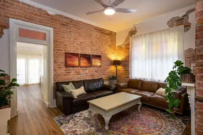 Image de Hamilton Hideaway Pet Friendly near Eateries and Entertainment