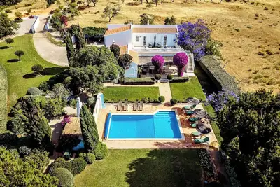 Image de Lovely very private Villa with beautiful gardens