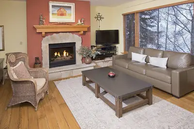 Image de Edwards Co - Aspen Snowmasswood Lodge Vacation Rentals