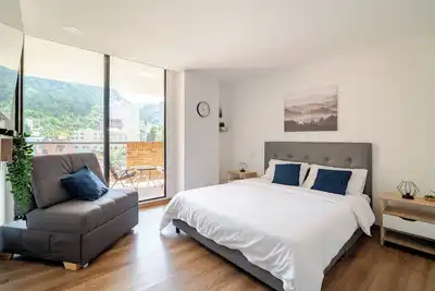 Image de Modern loft with view of the Center and Monserrate