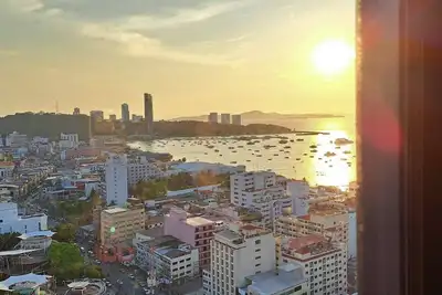 Image de Super comfy 1 bedroom room with gym, pool near the beach in the heart of Pattaya