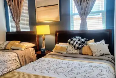 Cozy 1-Bedroom Getaway with 2 Comfy Beds – Perfect for Relaxation!