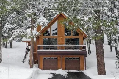 Image de Family Mountain Chalet, Backs to Open Space, Monthly Rental, WiFi & Work Space