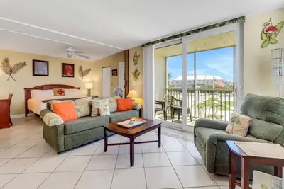 Image de Partial Gulf View - Steps to Beach! Free Parking & Wi-Fi! Over $100 in Free Daily Activities!