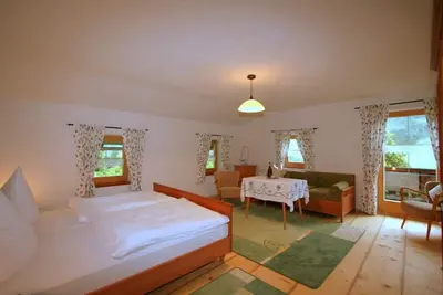 Image de Vacation apartment, 2-4 persons, 80 square meters, shower/Wc, balcony, Tv, Wlan, 2 bedrooms, non-smoking, upper floor, breakfast possible.