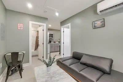 Image de 18 Mi to Dc: Upscale Apartment in Fort Washington!