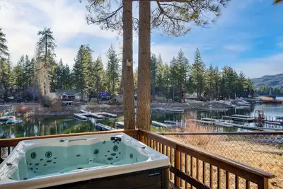 Image de Waterfront Cabin w/ Hot Tub, Private Dock & Firepit | Lakeside on Lagunita